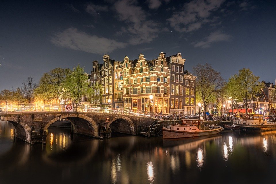 Hosted Tour in Netherlands: Comfort, Culture, and Expert Guidance
