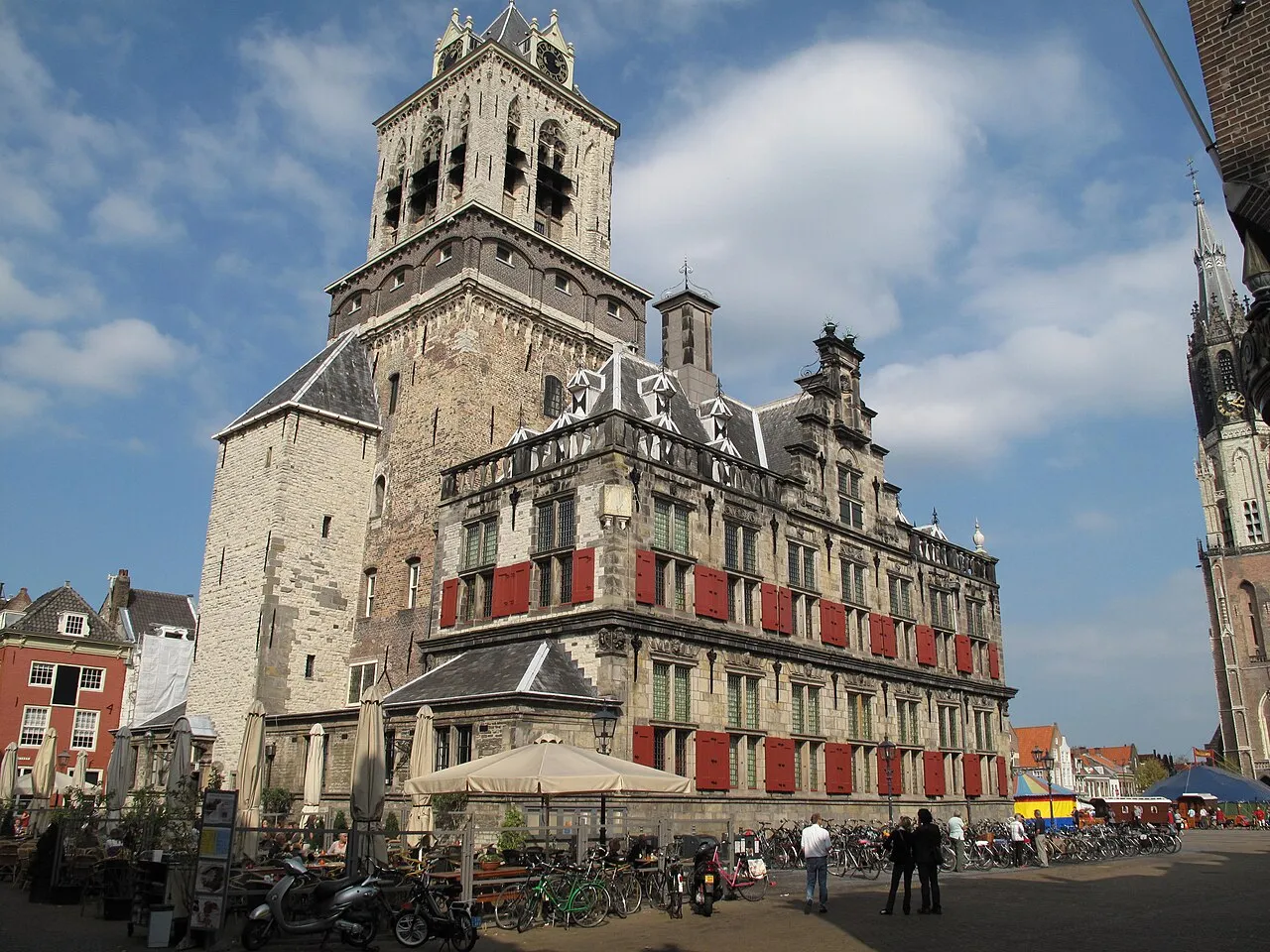 Delft Travel Guide: Royal History, Blue Pottery and Canal Streets