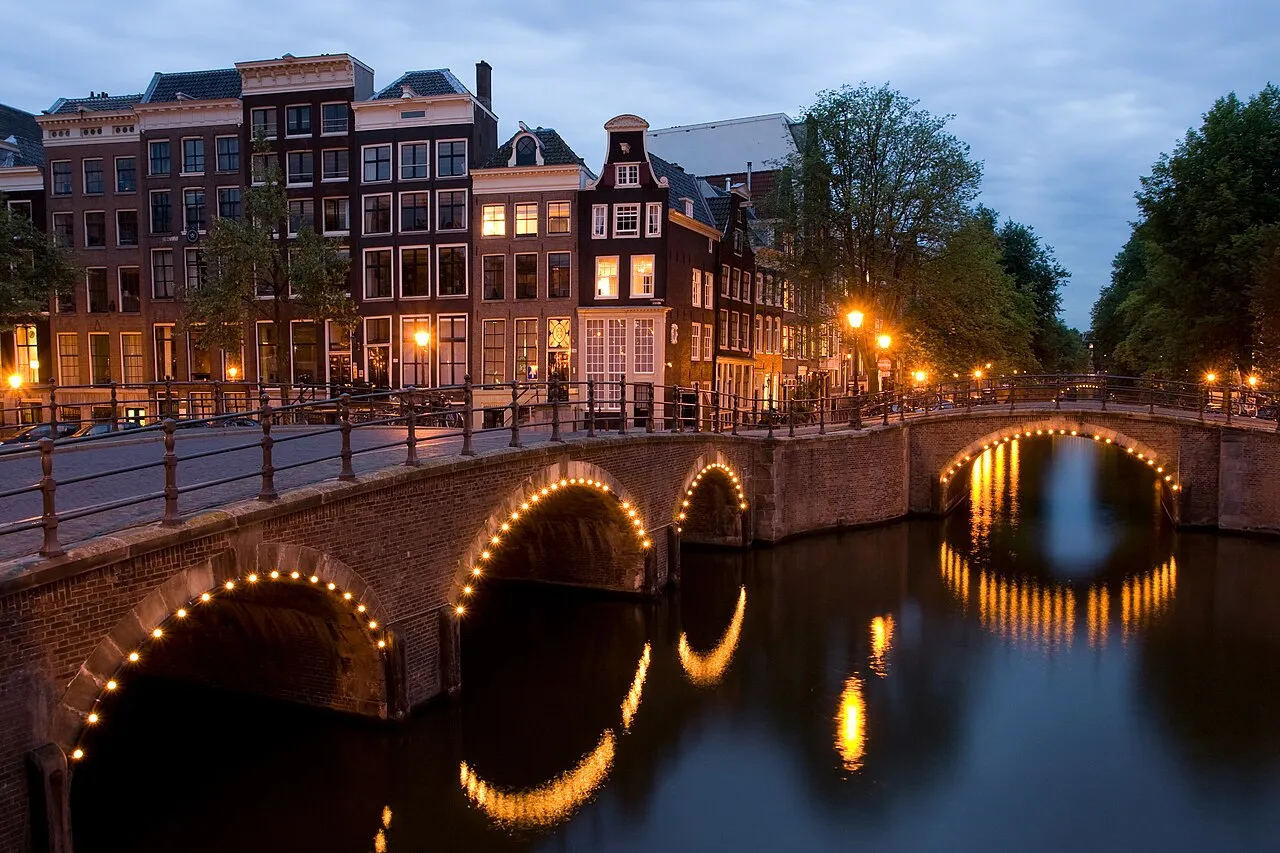 Hosted Tour in Netherlands: Comfort, Culture, and Expert Guidance
