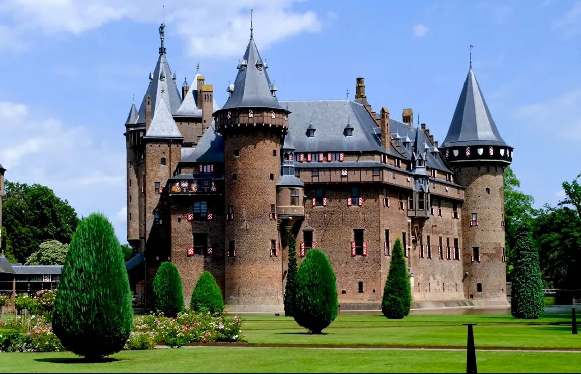 De Haar Castle & Utrecht The City of Sunken Canals